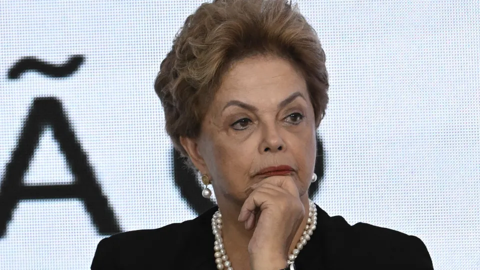 Dilma Rousseff é internada às pressas na China depois de passar mal