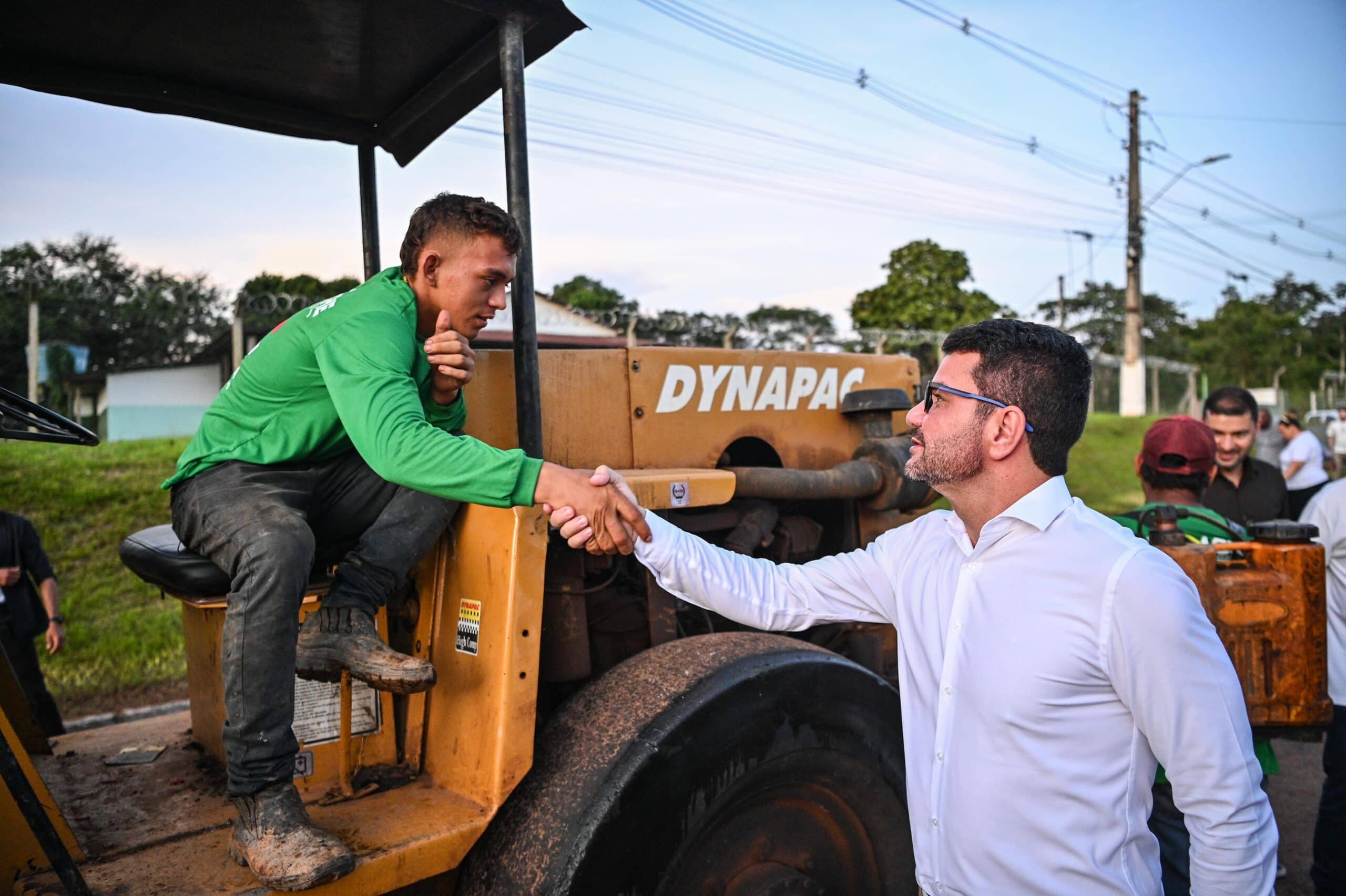 Governador Gladson Camelí visita Epitaciolândia e acompanha obras da Operação Verão