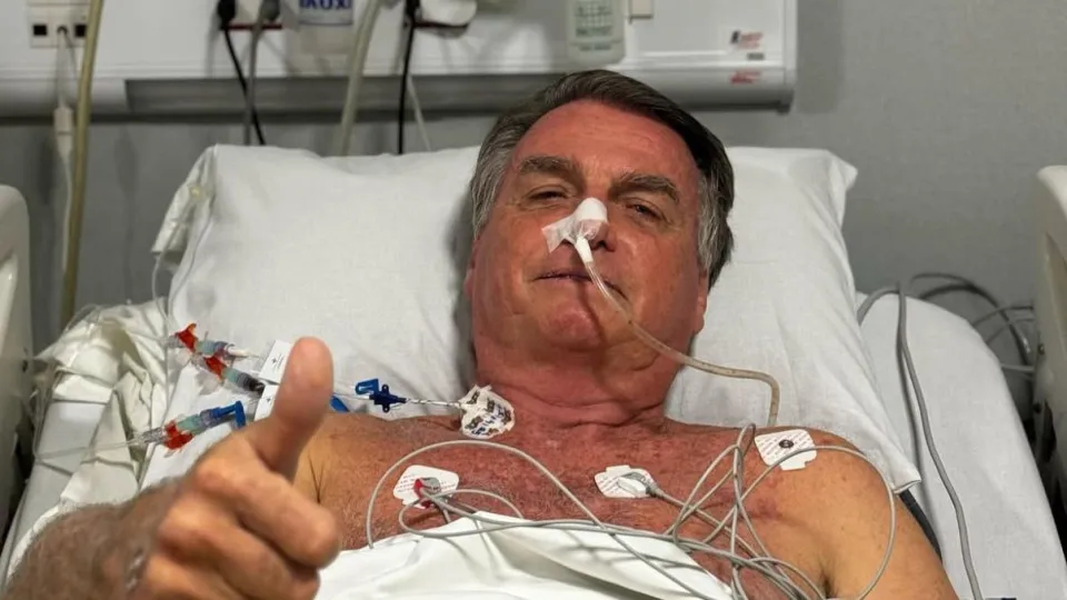 Bolsonaro segue sem movimentos intestinais há duas semanas e permanece na UTI